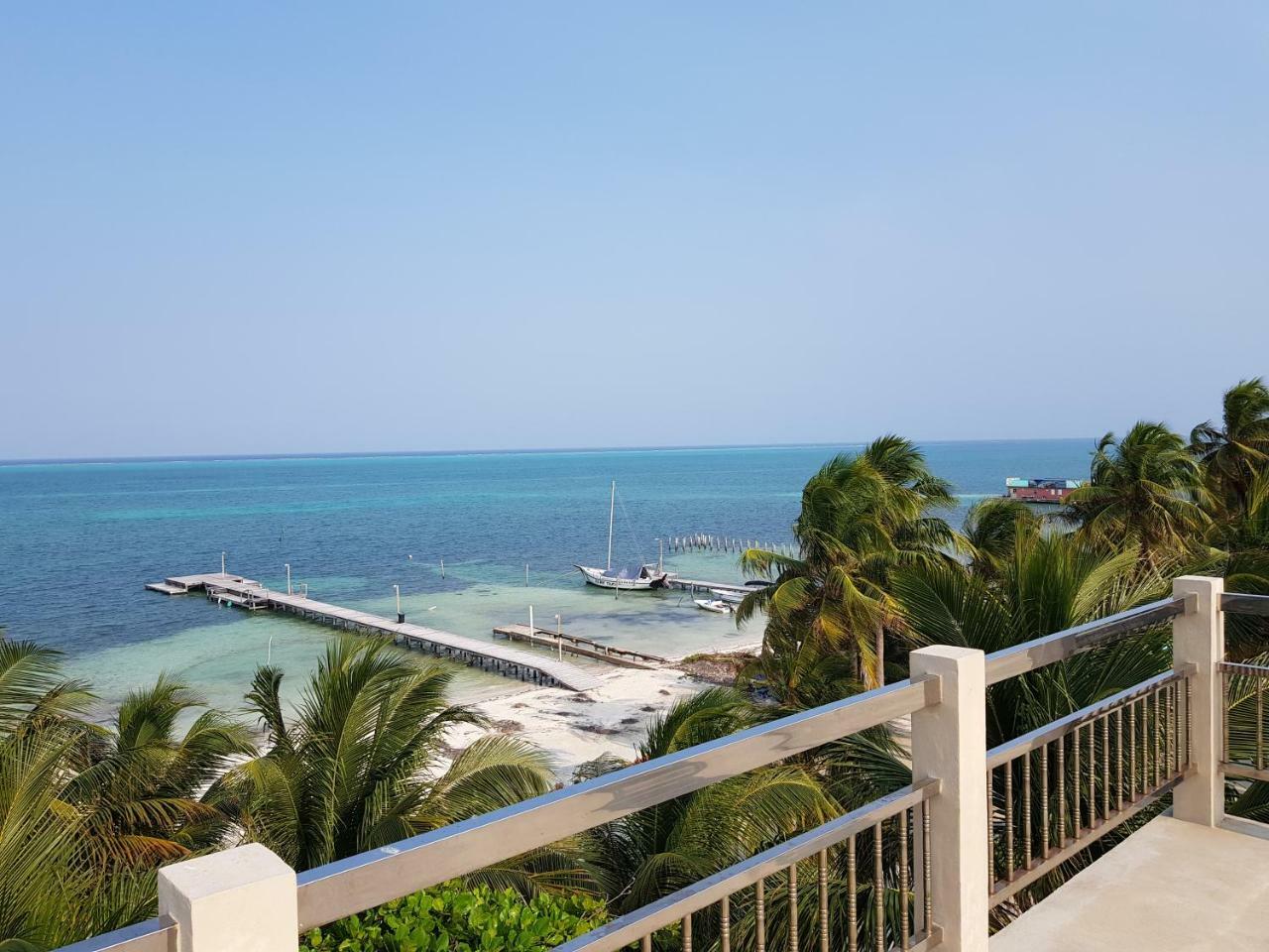 Caye Caulker Beach Hotel מראה חיצוני תמונה